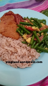 red white rice with baby buncis cah bawang putih, ham maling & smoked beef